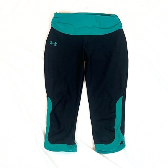 Under Armour Capri Leggings Heat Gear Black Blue Small Pull On Athletic Stretchy - Picture 1 of 8